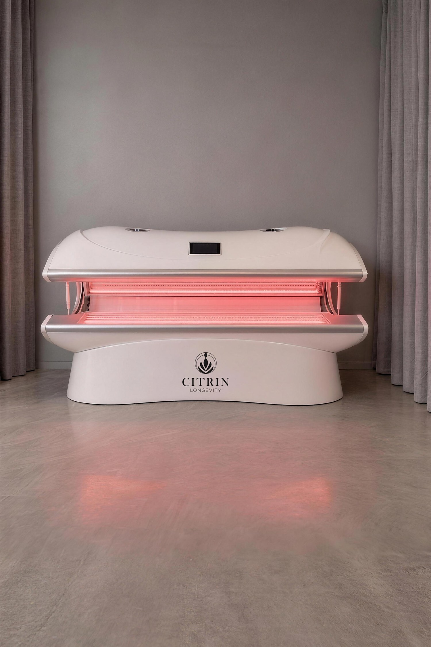 The full-body red light therapy bed at the Citrin Longevity clinic in West Hollywood, Los Angeles